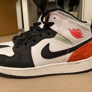 Air Jordan 1 Mid Red Gray Black Toe Men's Size 5.5/ Women's Size 7